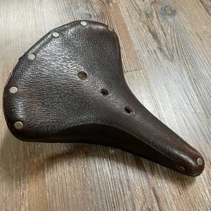 Vintage Brooks B.72 saddle.